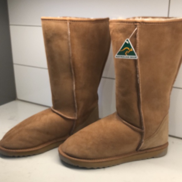 NWT Chestnut Ugg Boots Classic Tall Sheep Skin - Picture 2 of 5